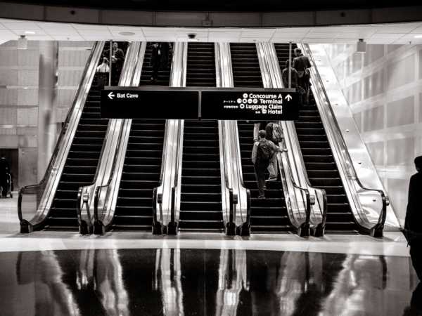 Vergrösserte Ansicht: Leere Rolltreppe